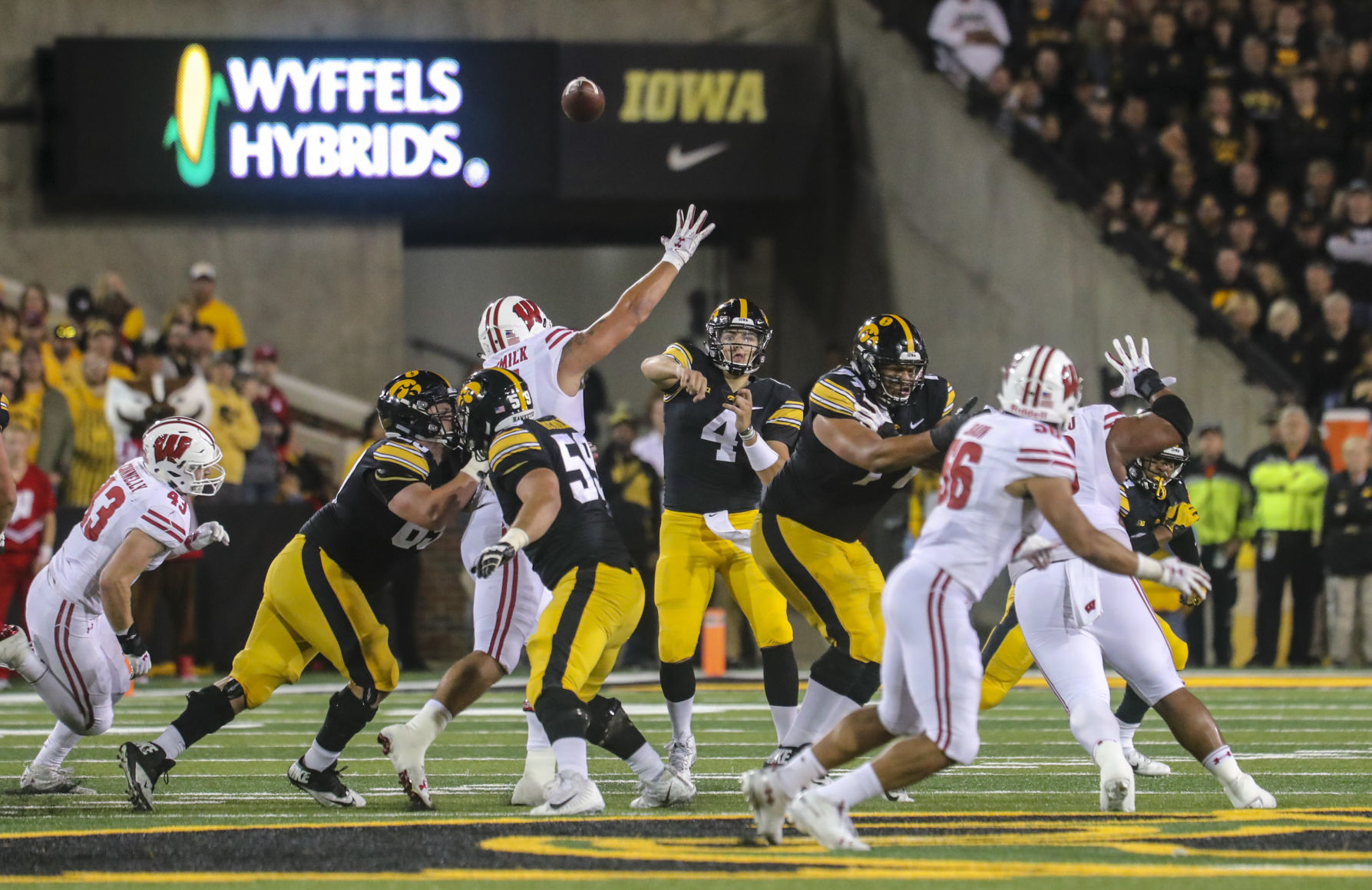 092218-Iowa-Football-073
